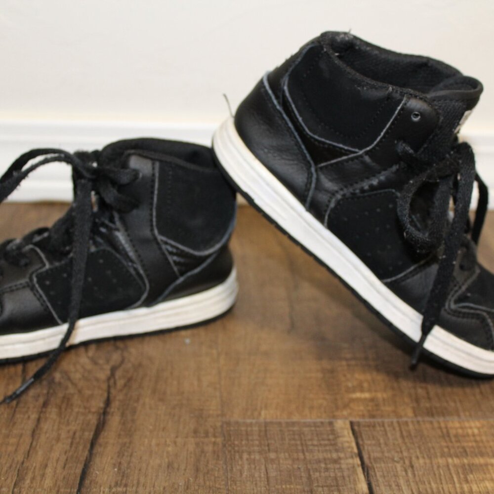 Black & White Hightop DC Toddler shoes size 10 - Picture 4 of 5